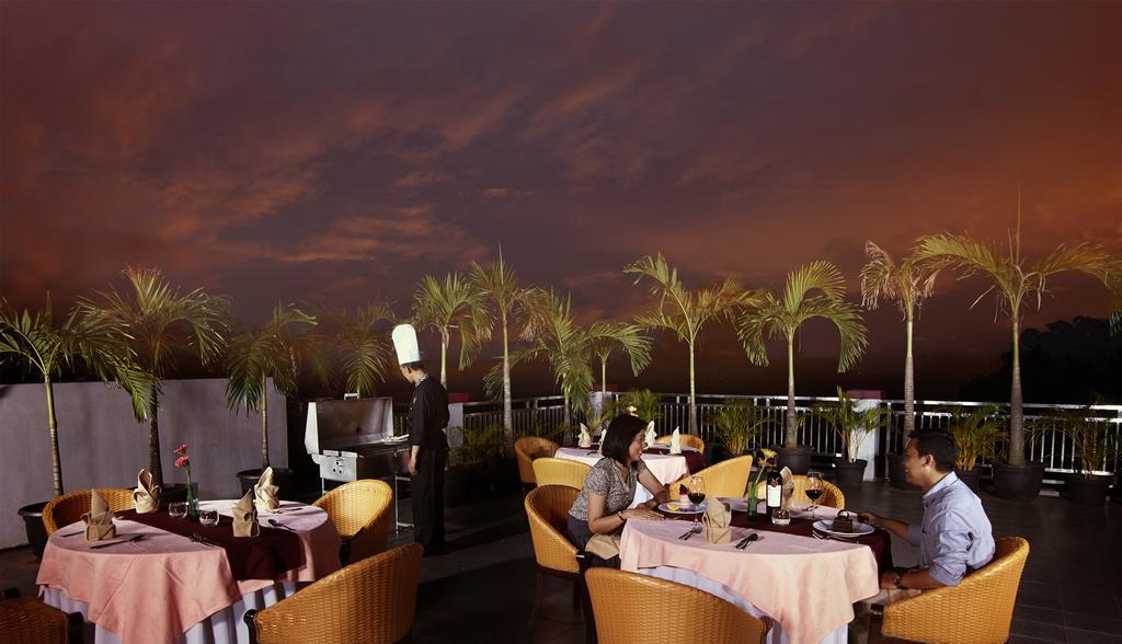 Sahati Hotel Jakarta Exterior foto