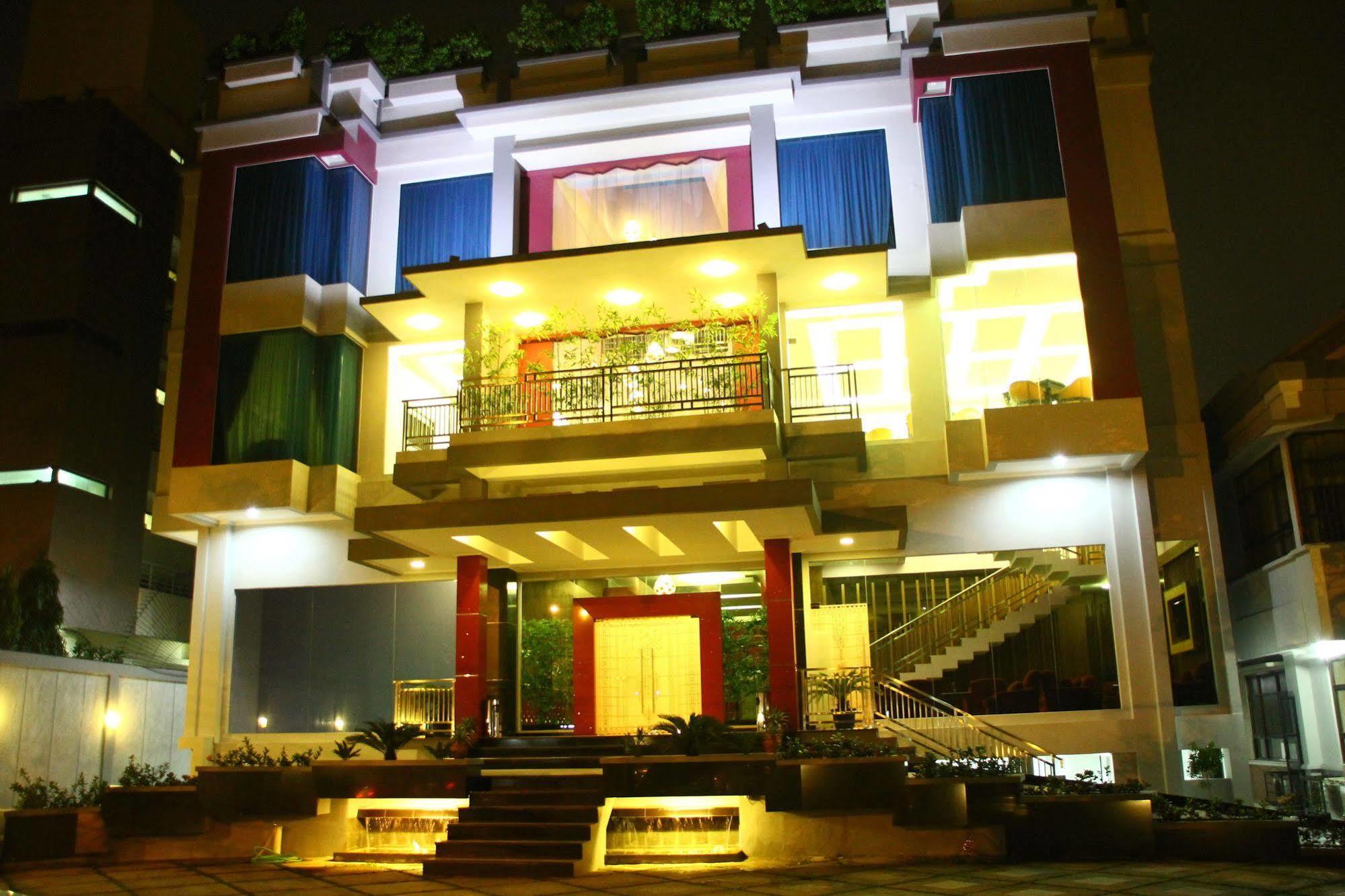 Sahati Hotel Jakarta Exterior foto
